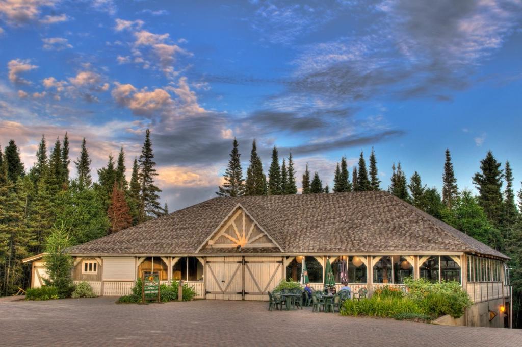 Elk Ridge Resort Принц Албърт Екстериор снимка