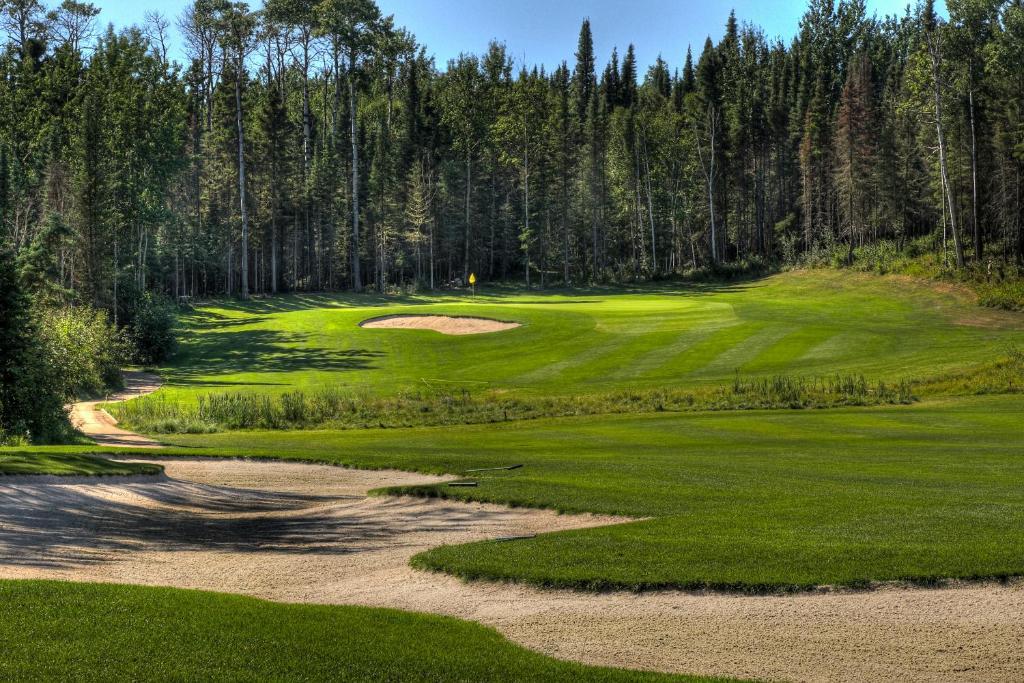 Elk Ridge Resort Принц Албърт Екстериор снимка