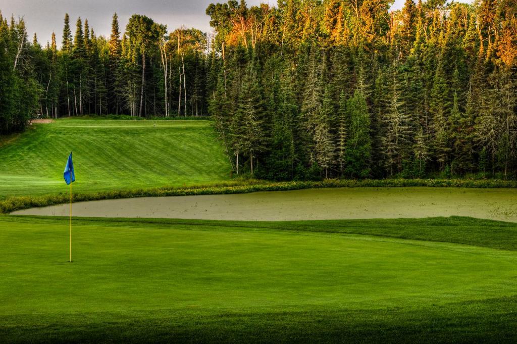 Elk Ridge Resort Принц Албърт Екстериор снимка