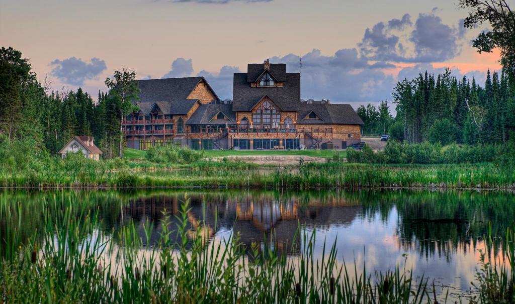 Elk Ridge Resort Принц Албърт Екстериор снимка